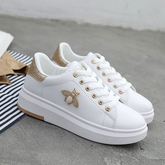 Women Casual Shoes 2018 New Women Sneakers Fashion Breathable PU Leather Platform White Women Shoes Soft Footwears Rhinestone