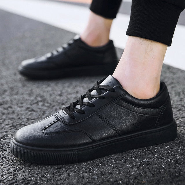 2019 new style white sneakers men breathable leisure shoes popular shoes high quality fashion Super confident men black sneakers