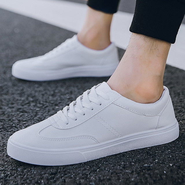 2019 new style white sneakers men breathable leisure shoes popular shoes high quality fashion Super confident men black sneakers